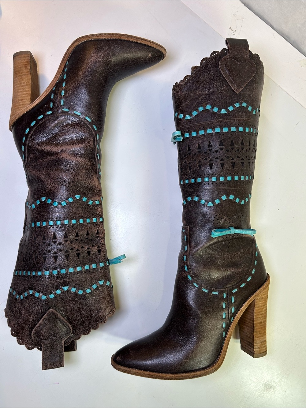 Vintage Y2K BCBG Max Azria Leather Western Cowboy Boots Brown Turquoise Size 7B